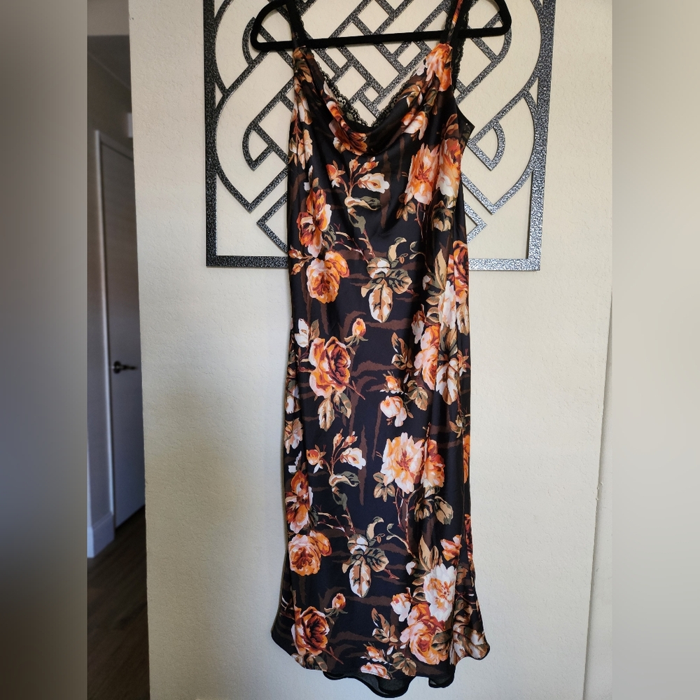 WHBM Floral Slip Dress With Scallloped Coller, Size S but Fits up to a Medium